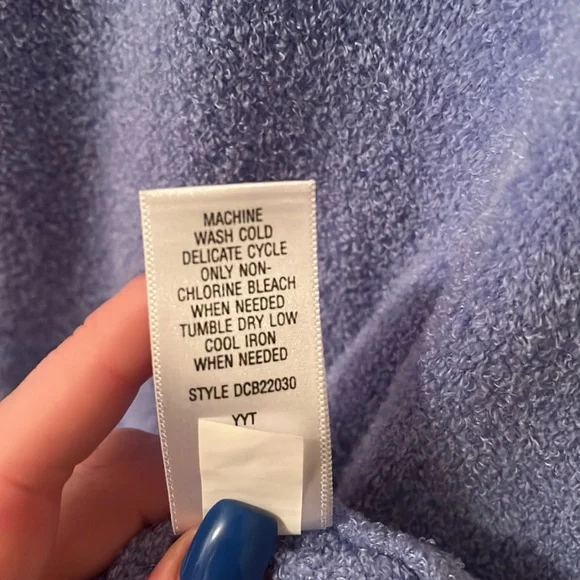 Knit Fit V-Neck Sweater (Large) - Picture 4 of 4